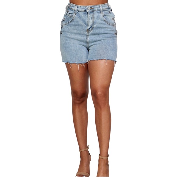 Chain Link Shorts - Picture 4 of 4